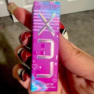 NWT colour pop lipstick. Color is Digital Twin